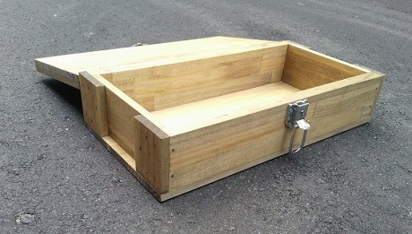 扉式木箱の製作事例 – 木箱、店舗什器など木製品の国産製造メーカー 