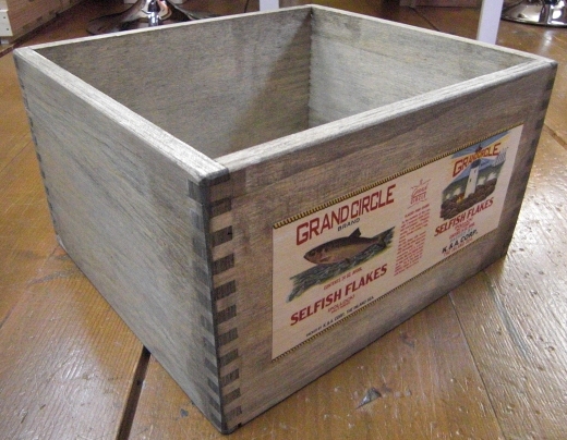 アンティークな木箱の試作 – 木箱、店舗什器など木製品の国産製造 
